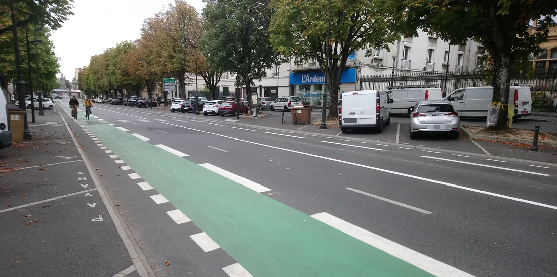 vélo - Cours Briand Charleville 